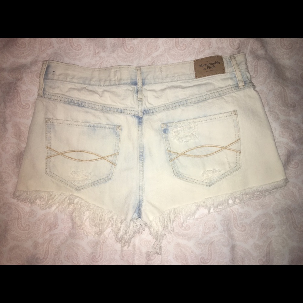 ✨BLEACHED JEAN SHORTS✨